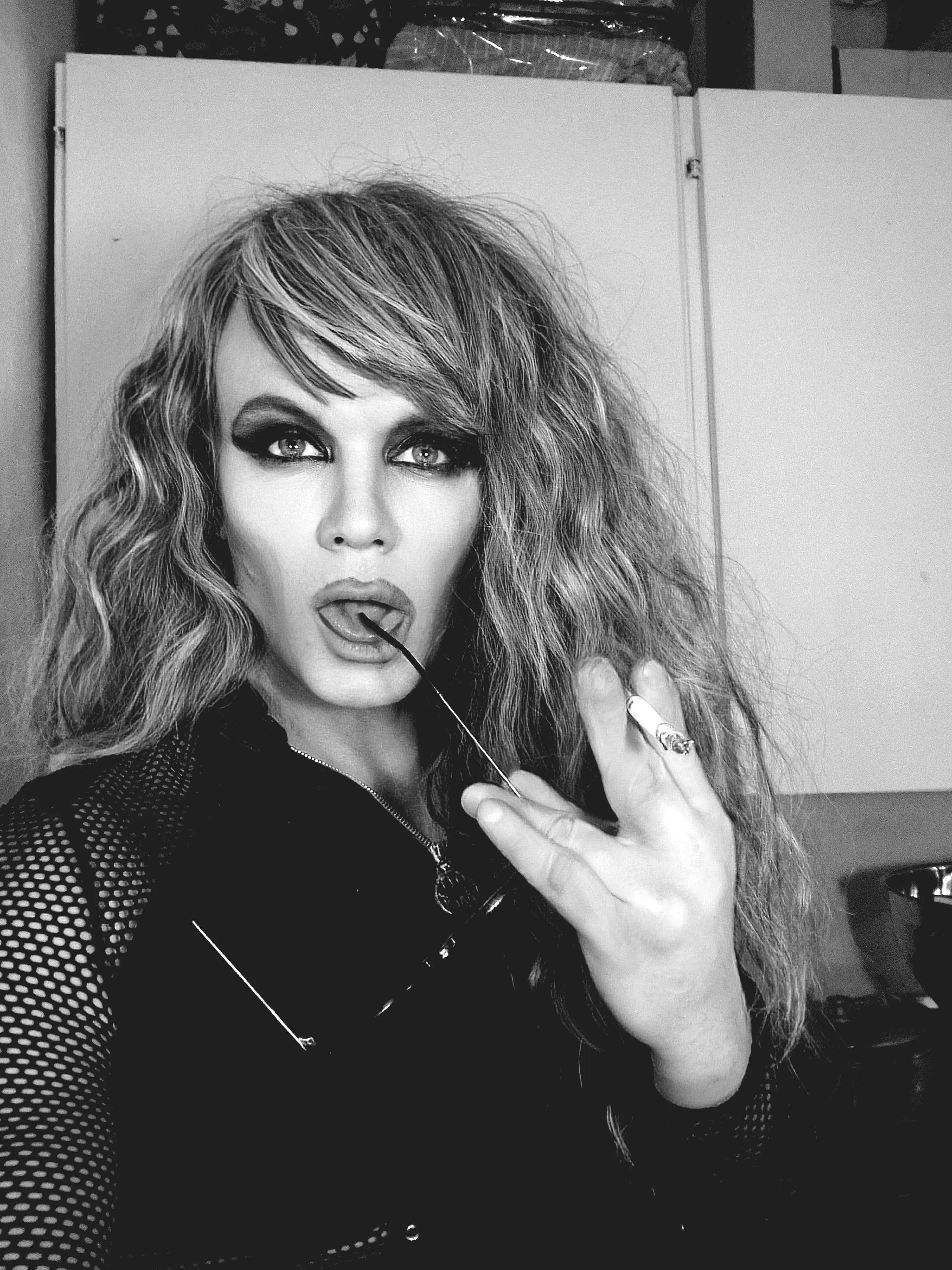 Karinabbw - Escort Methley